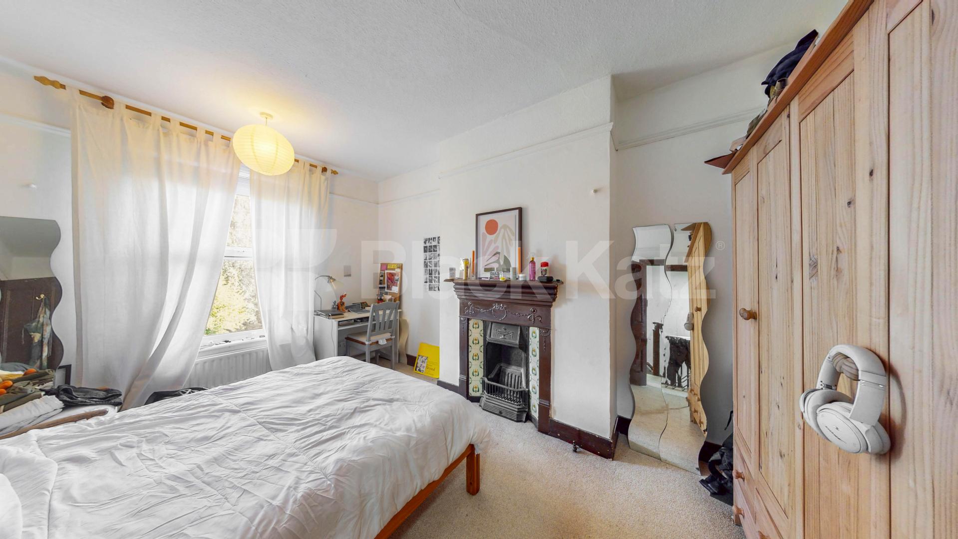 Modern Apartment Caddington Road, Cricklewood